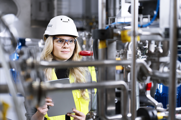 Frauen in der Technik: Wie SPIEGLTEC in Tirol Barrieren abbaut image